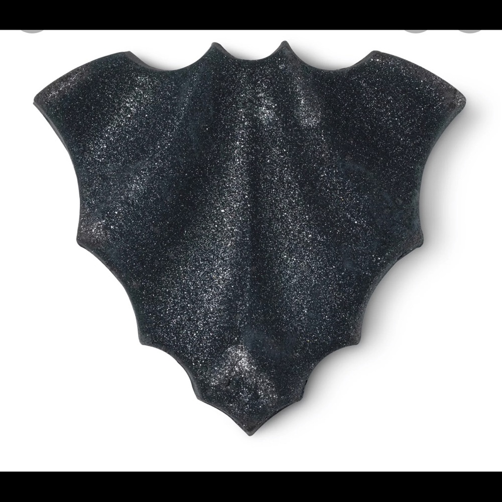 Lush Bat Art BNIB Halloween 2021 RARE
